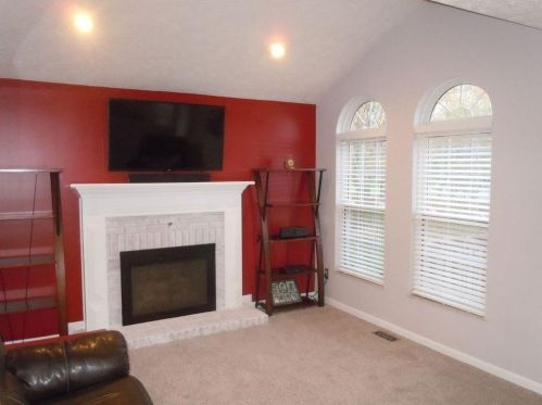 2 Sassafrass Ln, Florence, KY 41042-9092