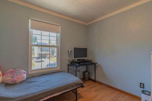 458 Ripple Crk Dr, Covington KY 41018-2694 exterior