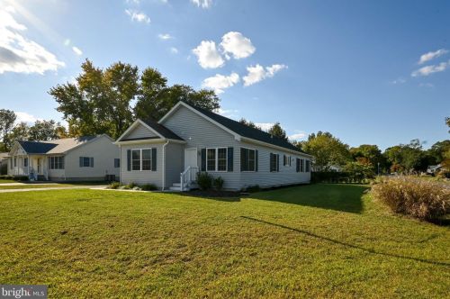 8 Primrose Ln, Millville, DE 19970-9208