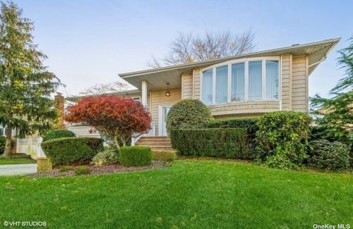 2514 Harbor Ln, North Bellmore, NY 11710-5118