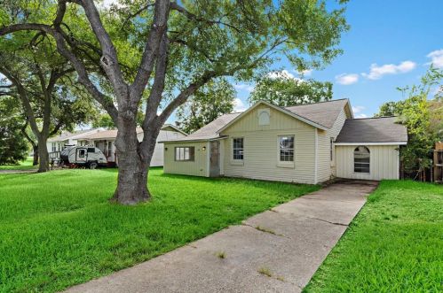 2205 11th Ave, Texas City, TX 77590-5116
