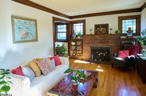 626 Dorian Rd, Westfield, NJ 07090-3339