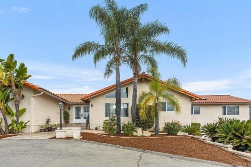 3013 Broadway, Escondido, CA 92026-8808