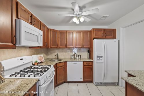 14-4 Providence Ct, East Freehold NJ  exterior