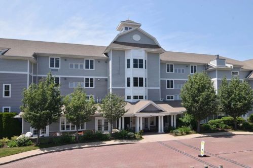 45 Starboard Dr, Tiverton RI  02878-4271 exterior