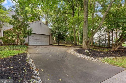 402 Ramsey Rd, Yardley PA 19067-4642 exterior