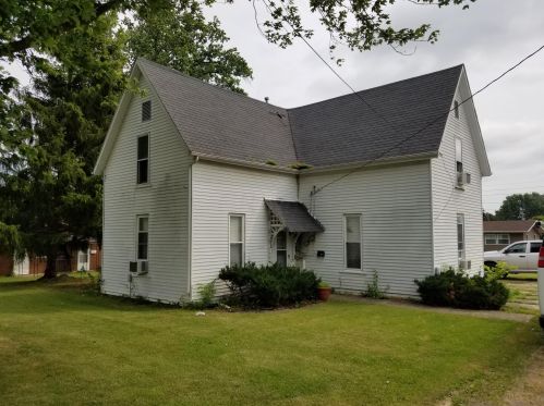 225 1st St, London, OH 43140-1479