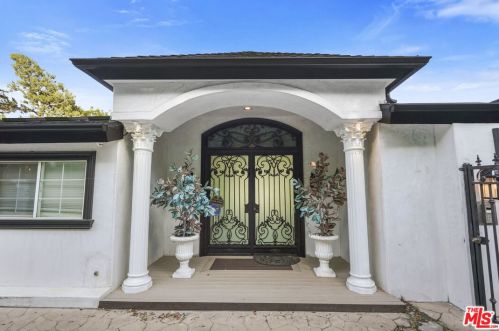 3511 Berry Dr, North Hollywood CA  91604-3862 exterior
