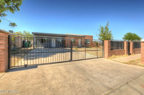 2550 Kerry Dr, Tucson, AZ 85746-2226