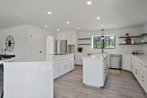 11331 Scarlet Oak Dr, Valley Home CA  95361-9542 exterior