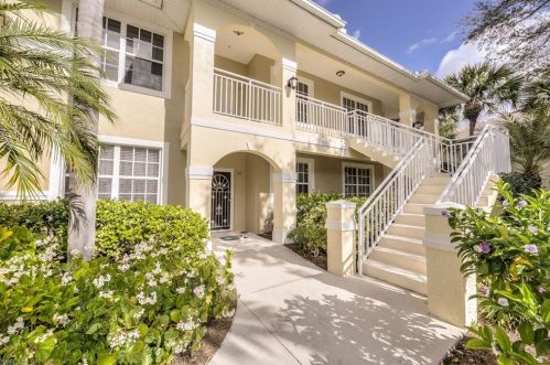 2335 Carrington Ct, Naples, FL 34109-1418