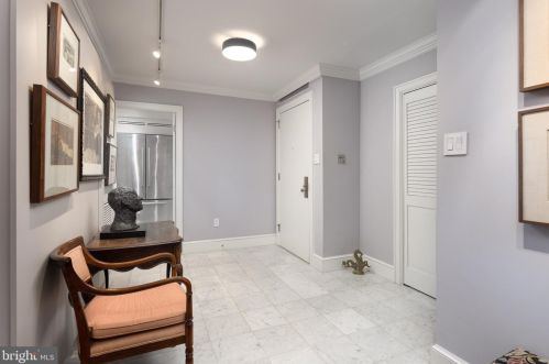 800 25th St, Washington DC  20037-2208 exterior