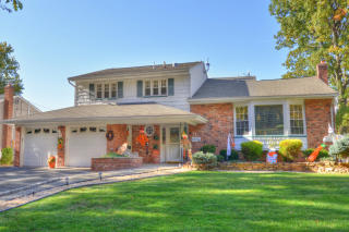 35 Smithfield Dr, Springfield, NJ 07081-2758