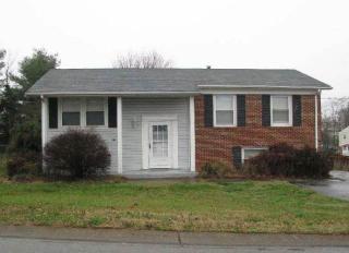 929 Page St, Salem, VA 24153-6008