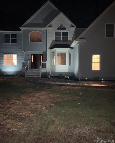 74 Toad Pasture Rd, Westtown, NY 10998-2744