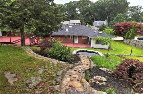 65 Ridgebrook Dr, Bridgeport CT  06606-1925 exterior