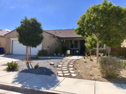 13604 Sandpiper Pl, Victorville, CA 92392-6875