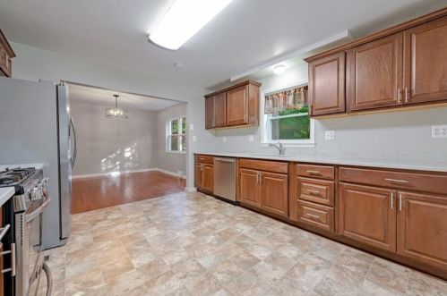 2921 Myer Blvd, Mckeesport PA  15132-5115 exterior