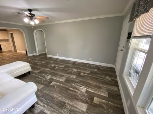 2 Marshall Ln, Beaufort SC  29907-2296 exterior