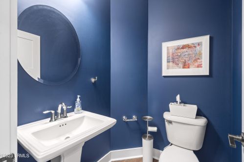 2 Faculty Dr, Beaufort SC  29907-2528 exterior