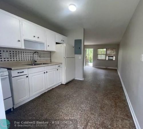 812 10th St, West Palm Beach, FL 33401-3283