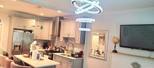 40 Rushmore St, Huntington Station NY  11746-4428 exterior