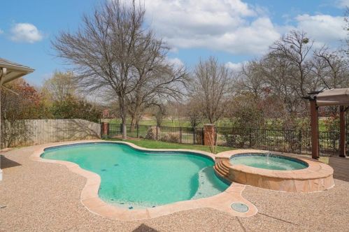 5216 Water Oak Dr, Lewisville TX  75028-1099 exterior