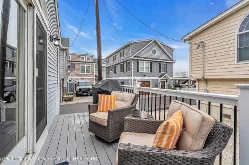 232 Harbor Dr, Lavallette NJ  08735-1434 exterior