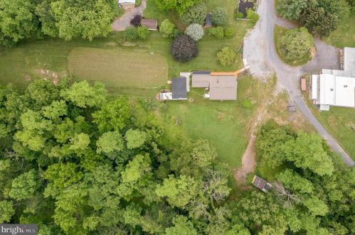 212 Stonehouse Rd, Carlisle PA  17015-9429 exterior