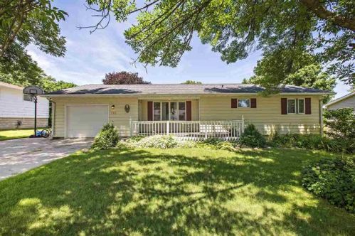 740 Main St, Denver, IA 50622-9538