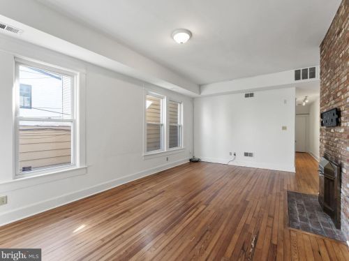 916 Capitol St, Washington DC 20003-1533 exterior