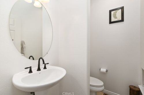 1585 Katella Ave, Anaheim CA 92802-2716 exterior