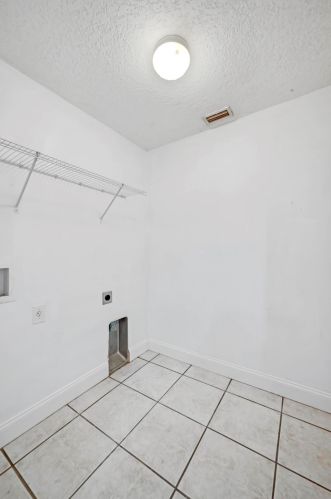 7836 104 Ave, Vero Beach FL 32967-3660 exterior