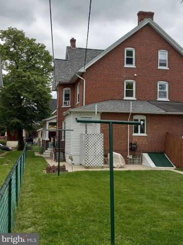 323 Columbia Ave, Lansdale PA 19446-3312 exterior