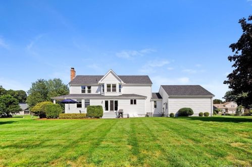 10 Wedgewood Ln, Wapping CT 06074-1580 exterior