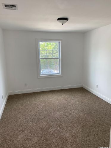 18 Raynor Rd, Panamoka NY  11961-1904 exterior