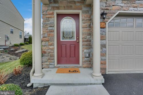 25 Crest Vw, Carlisle, PA 17013-9623