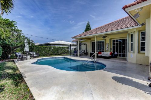 1241 Bimini Ln, West Palm Beach FL  33404-2770 exterior