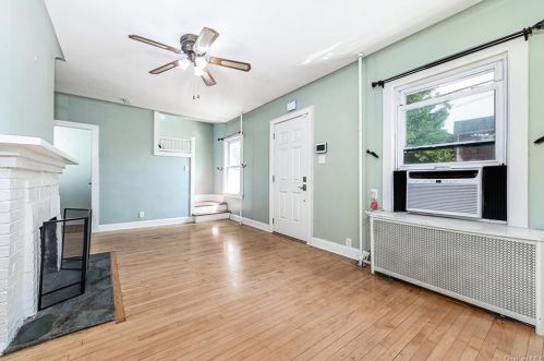 1637 Tomlinson Ave, Bronx, NY 10461-1528