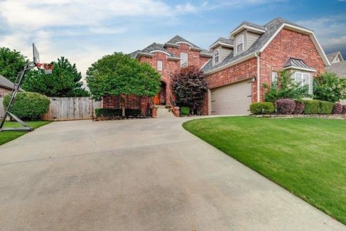 600 Hendrix St, Bentonville, AR 72712-4165