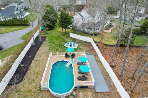 8 Raffaella Dr, Eastport NY  11941-1446 exterior