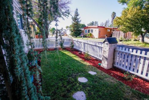 448 Mccoy Ave, Santa Rosa, CA 95407-7917
