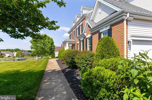 6 Nicole Ct, Swedesboro NJ  08085-3448 exterior