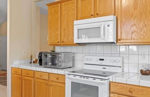 10017 Timeless Rose Ct, Bakersfield CA  93311-3730 exterior