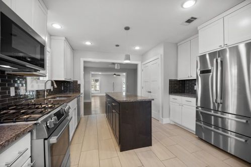 3527 Westcliff Rd, Fort Worth TX  76109-2821 exterior