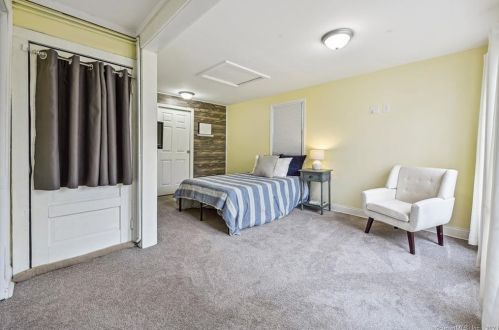 141 Cedarhurst Ln, Milford CT  06461-2721 exterior