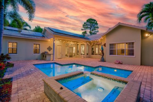 3326 Greenway Dr, Jupiter, FL 33458-8727
