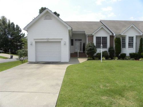 17 Village Dr, Paducah, KY 42003-5570