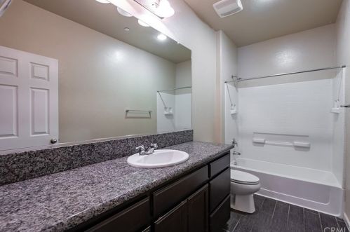 3053 Stanley Ave, Fresno CA  93737-9284 exterior