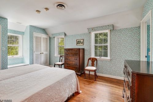 400 Larger Cross Rd, Bedminster NJ  07921-2724 exterior